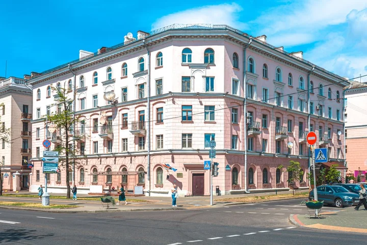 Минск: Новые апартаменты в центре на площади Победы