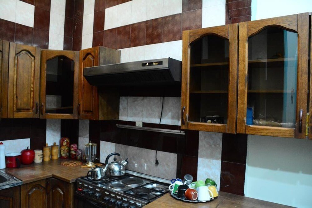 Баку: Flora Hostel