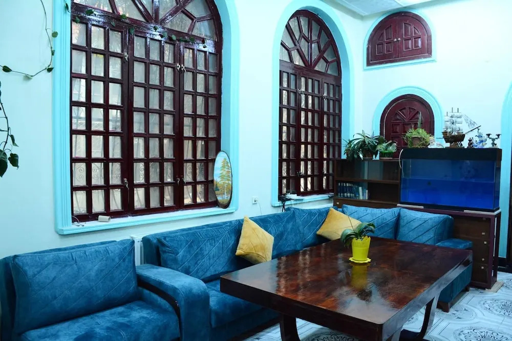 Баку: Flora Hostel
