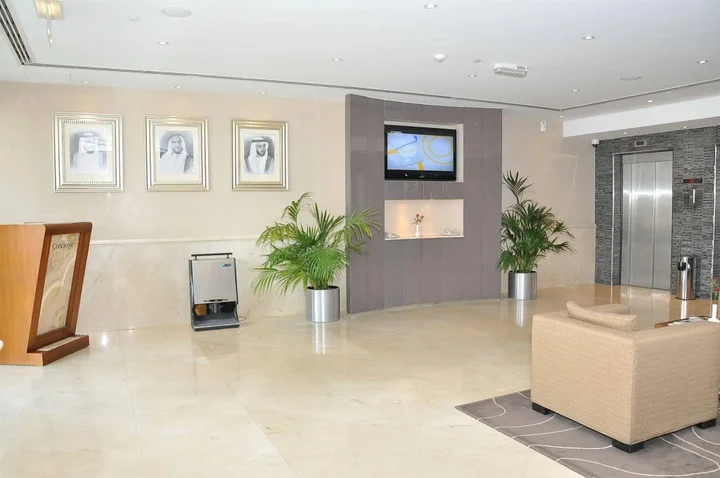 Абу-Даби: Phoenix Plaza Hotel Apartments