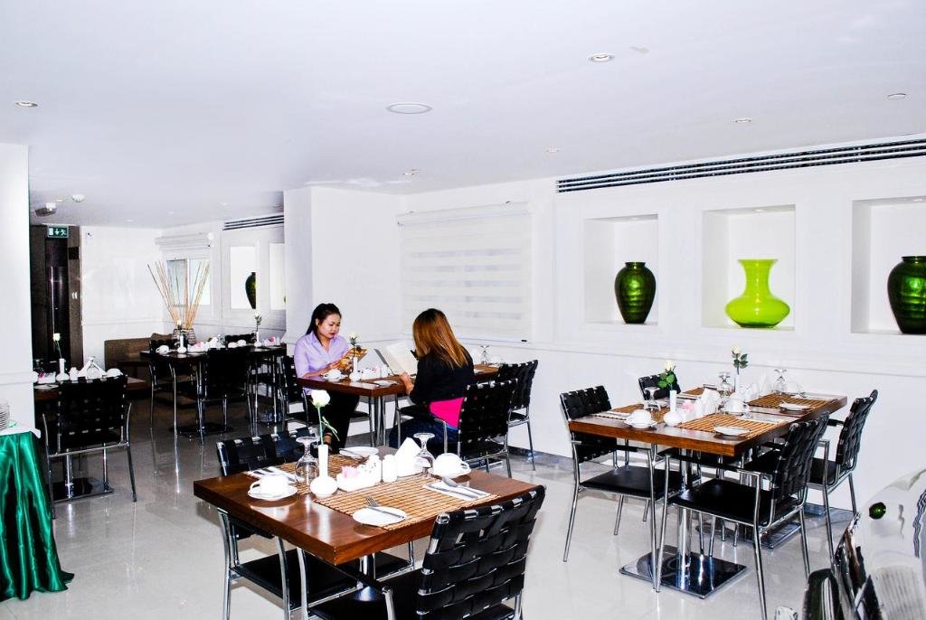 Абу-Даби: Phoenix Plaza Hotel Apartments
