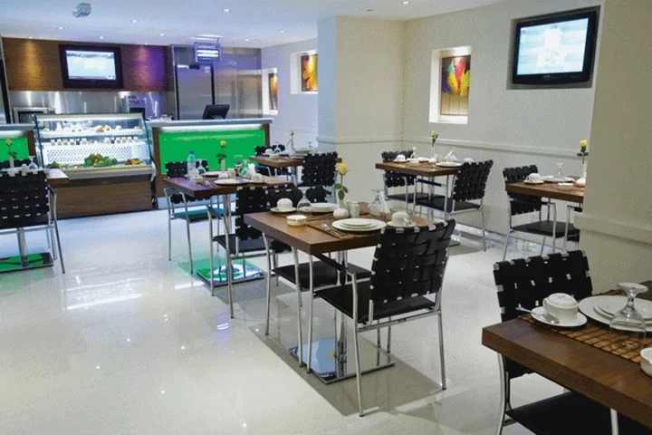 Абу-Даби: Phoenix Plaza Hotel Apartments