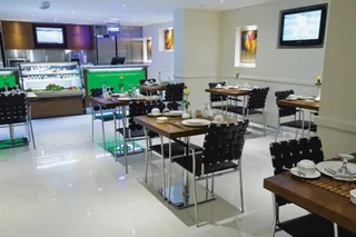 Абу-Даби: Phoenix Plaza Hotel Apartments