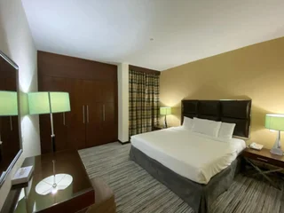 Абу-Даби: Phoenix Plaza Hotel Apartments
