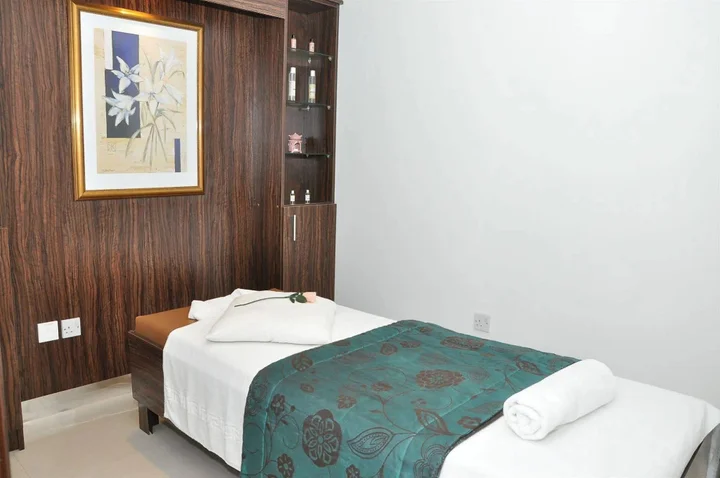 Абу-Даби: Phoenix Plaza Hotel Apartments
