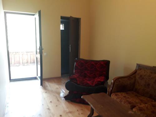 Местиа: Guest House for you