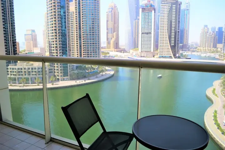 Дубай: Fully Furnished 1BR with Balcony & Marina View - MRVW