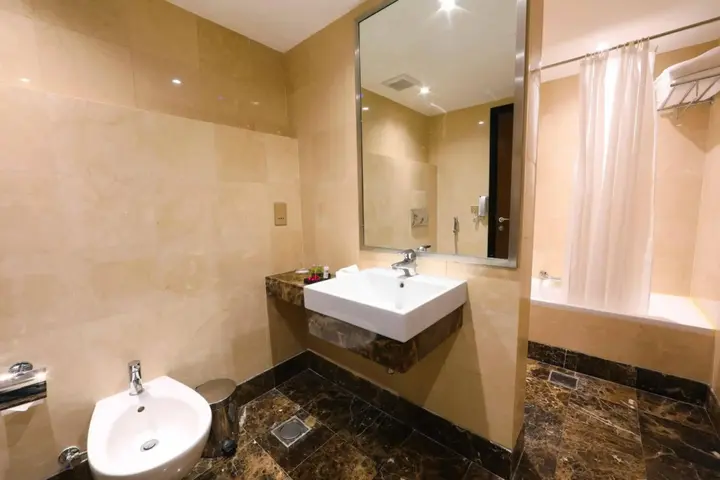 Дубай: Number One Tower Suites Dubai