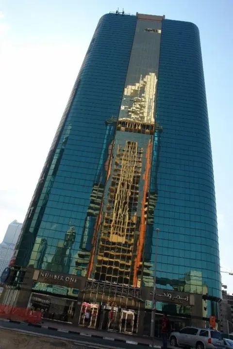 Дубай: Number One Tower Suites Dubai