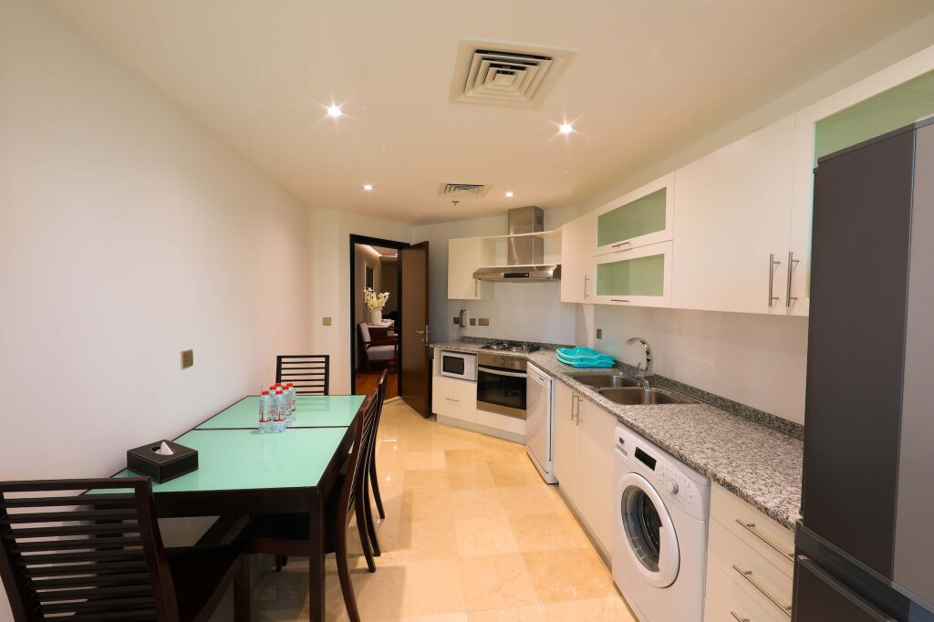 Дубай: Number One Tower Suites Dubai