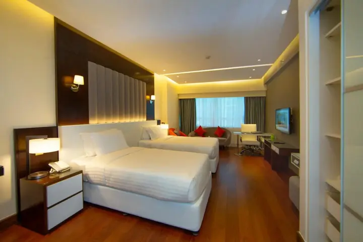 Дубай: Number One Tower Suites Dubai