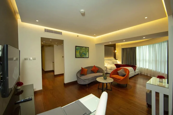 Дубай: Number One Tower Suites Dubai