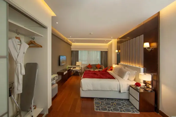 Дубай: Number One Tower Suites Dubai