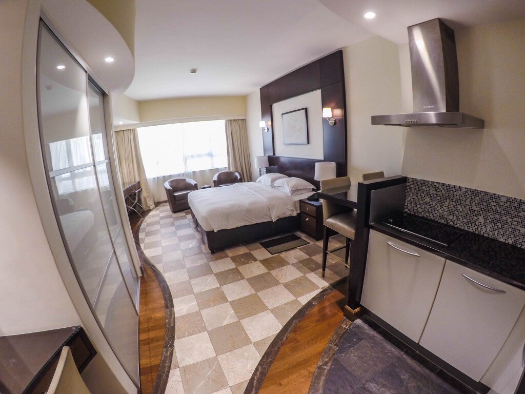 Дубай: Number One Tower Suites Dubai