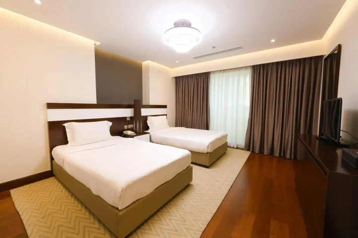 Дубай: Number One Tower Suites Dubai