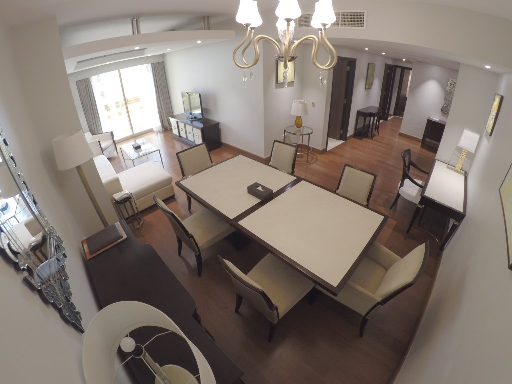 Дубай: Number One Tower Suites Dubai