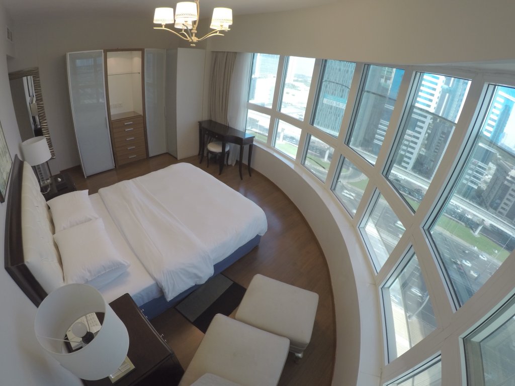 Дубай: Number One Tower Suites Dubai
