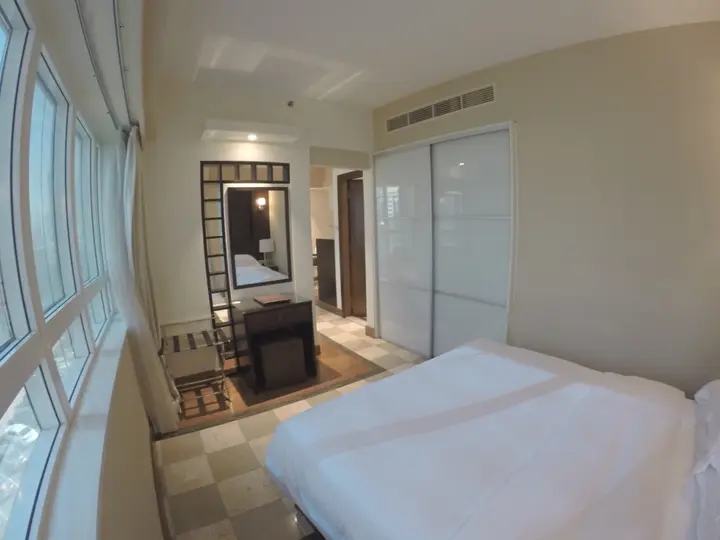 Дубай: Number One Tower Suites Dubai
