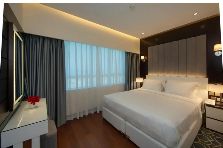 Дубай: Number One Tower Suites Dubai