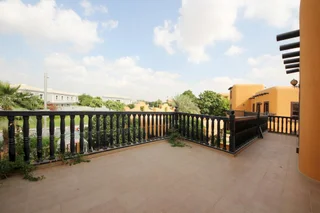 Дубай: Garden Villa In Falcon City