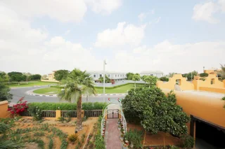Дубай: Garden Villa In Falcon City