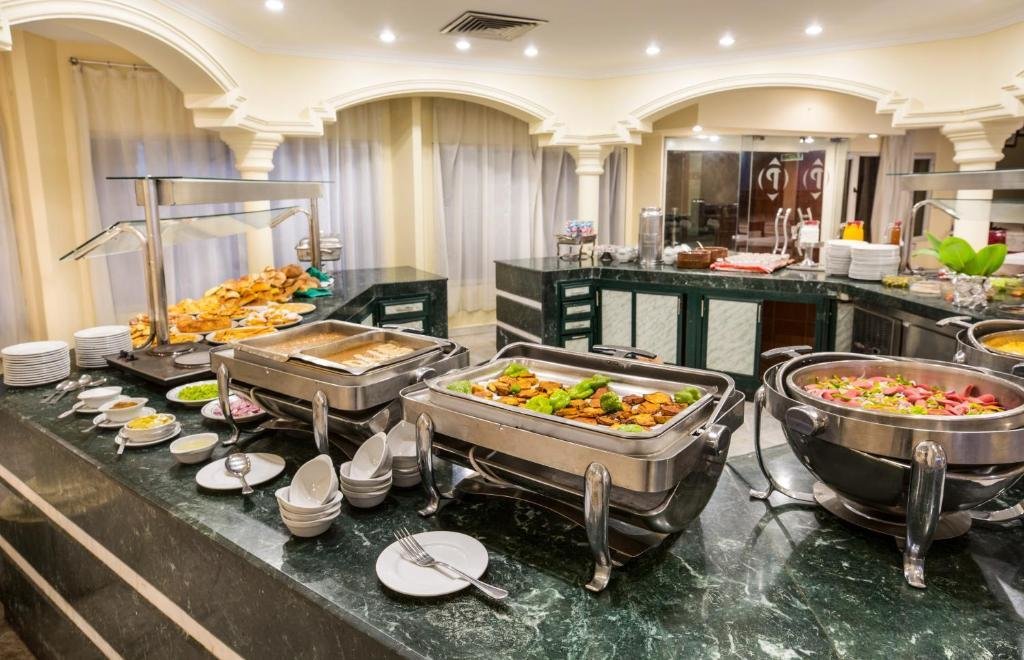 Асуан: Obelisk Nile Hotel Aswan