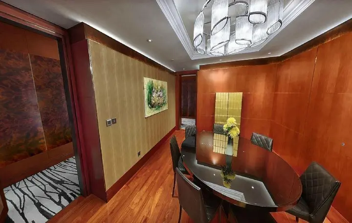 Дубай: Отель The Meydan Hotel Dubai