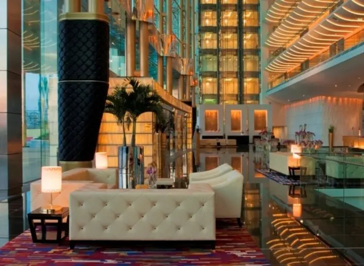 Дубай: Отель The Meydan Hotel Dubai