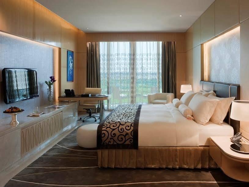 Дубай: Отель The Meydan Hotel Dubai