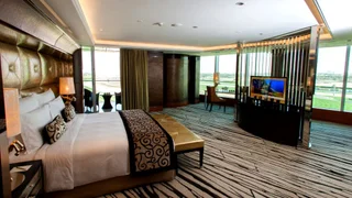 Дубай: Отель The Meydan Hotel Dubai