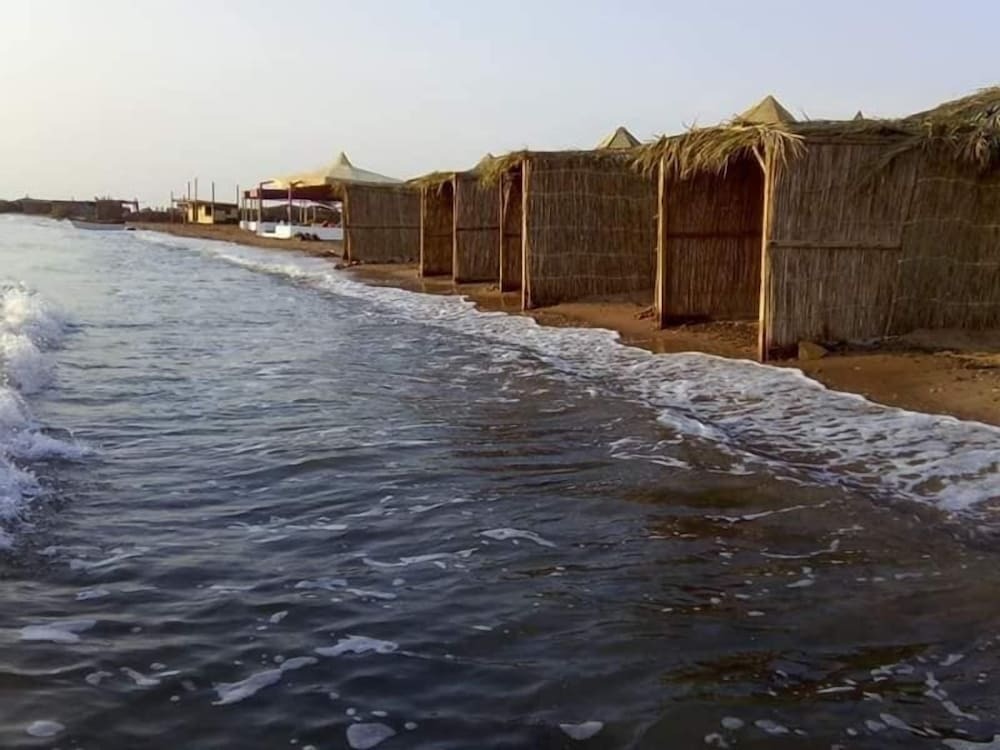 Нувейба: Banana Beach Camp