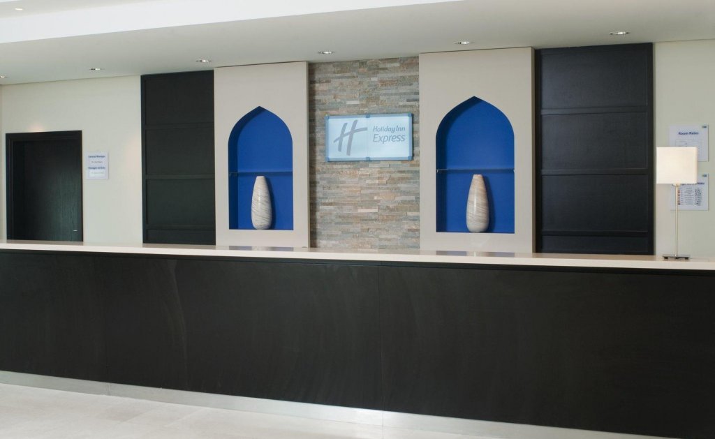 Дубай: Holiday Inn Express Dubai Airport an IHG Hotel