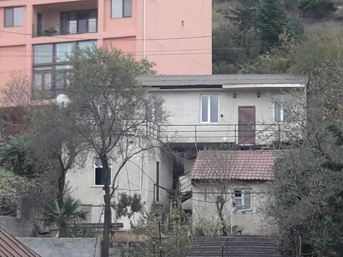 Тбилиси: Hostel on Tskhvedadze 30a