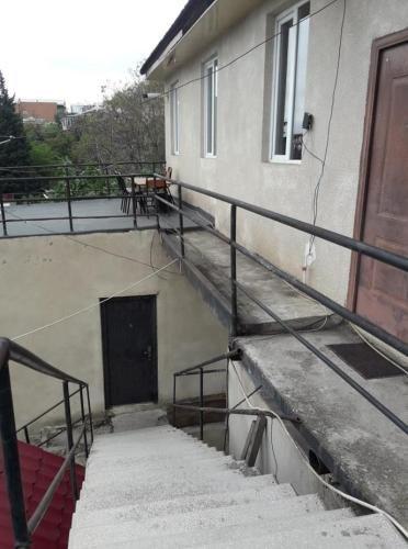 Тбилиси: Hostel on Tskhvedadze 30a