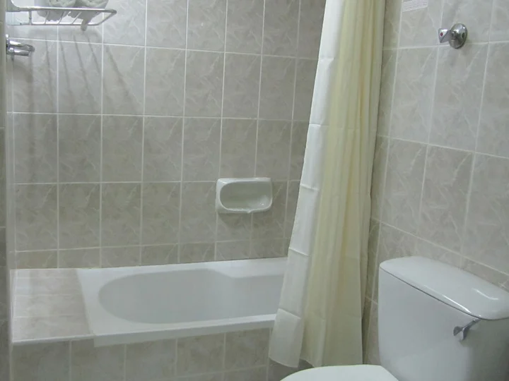 Дубай: Ambassador Hotel