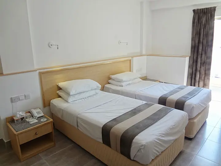 Дубай: Ambassador Hotel
