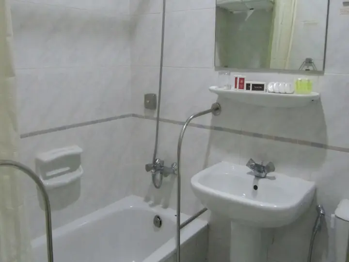 Дубай: Ambassador Hotel
