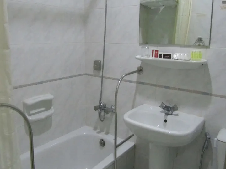 Дубай: Ambassador Hotel