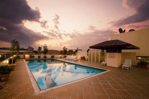 Дубай: Seven Sands Hotel Apartments