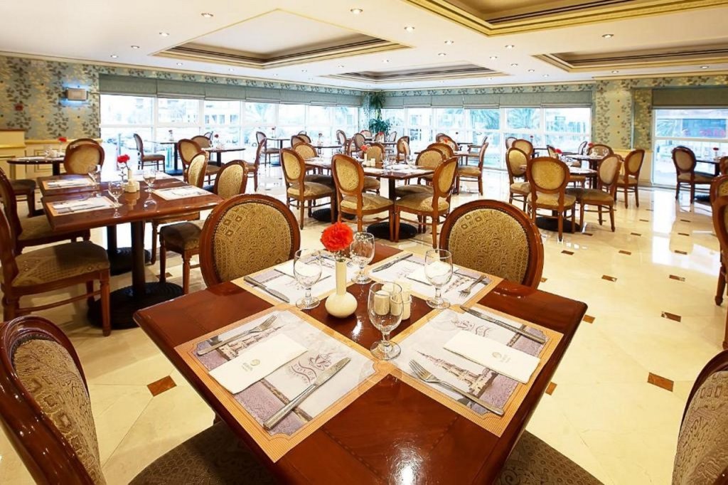 Дубай: Moscow Hotel