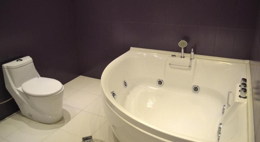 Тбилиси: Hotel Patrioti