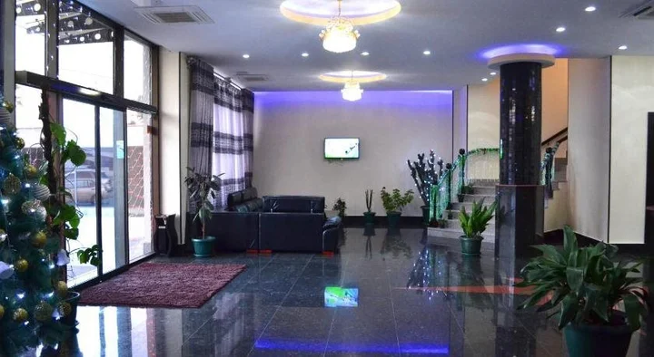 Тбилиси: Hotel Patrioti