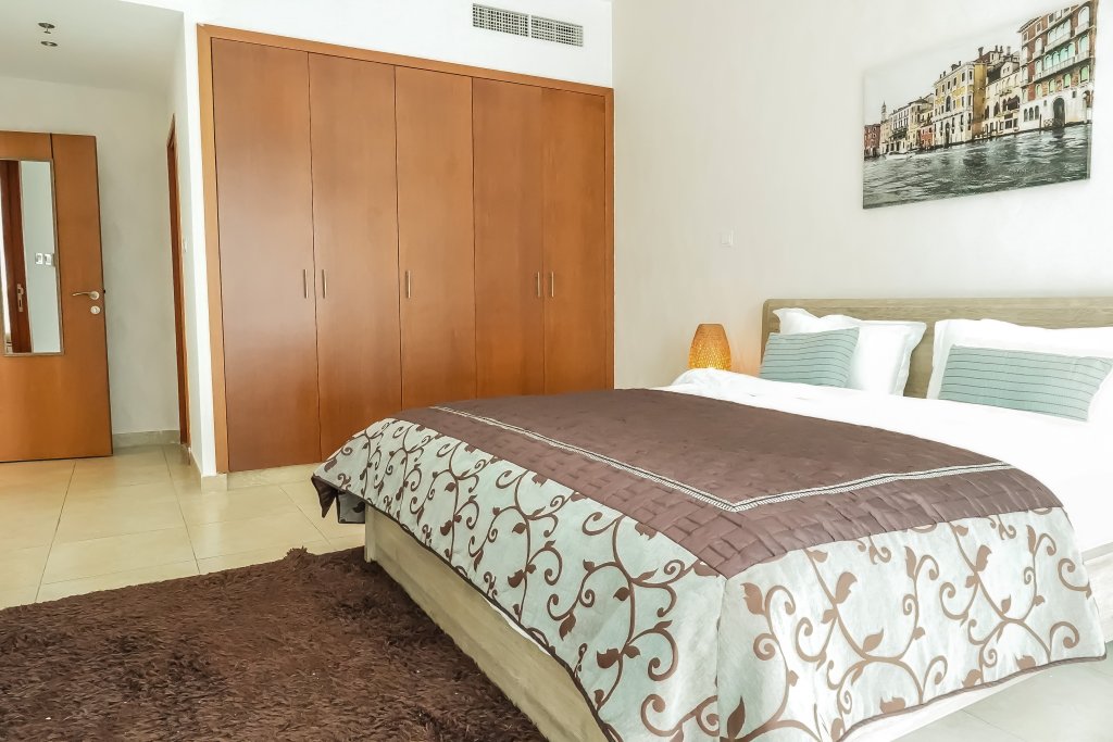 Дубай: Premium 1 BR with Partial Dubai Marina View