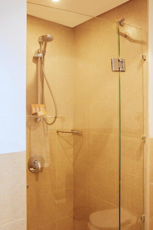 Дубай: Fantastay Downtown Blvd 8
