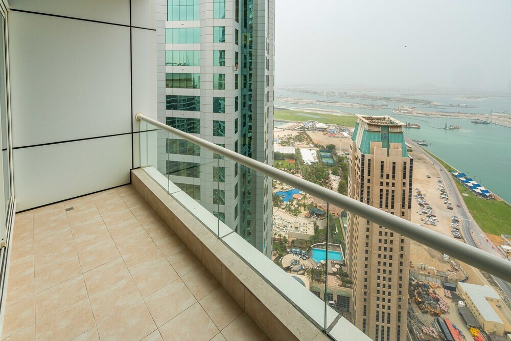 Дубай: FantaStay Botanica Towers