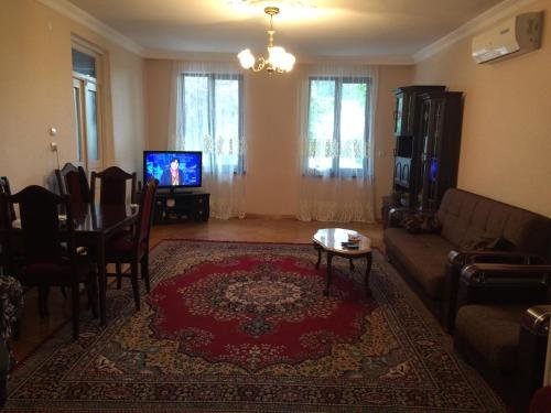Батуми: Mziuri House