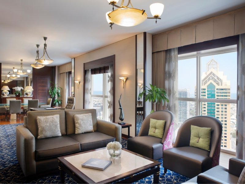 Дубай: Dusit Thani Dubai