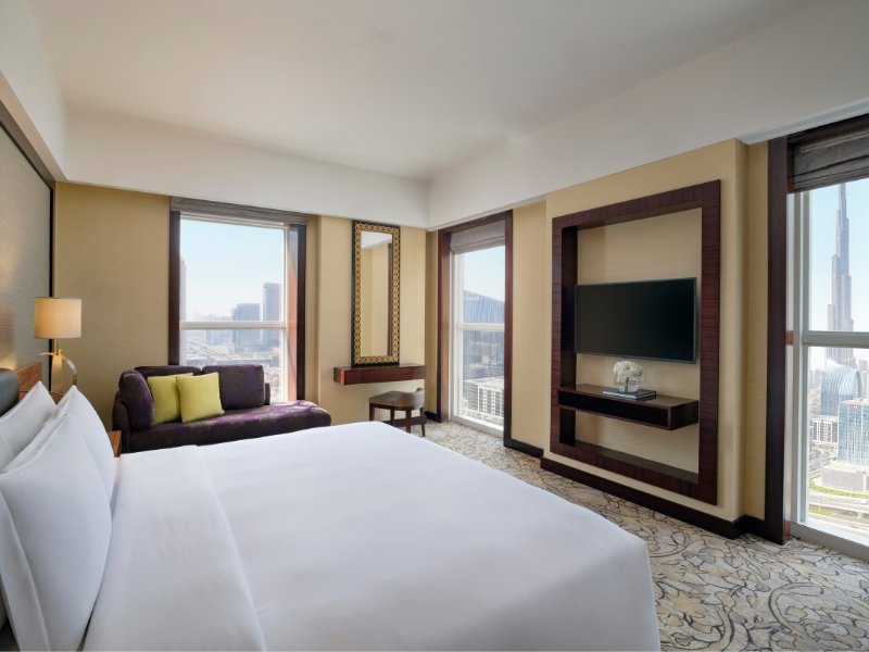 Дубай: Dusit Thani Dubai
