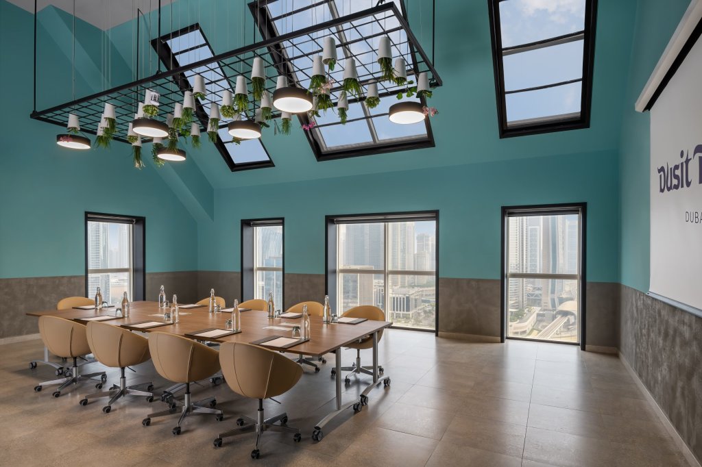 Дубай: Dusit Thani Dubai