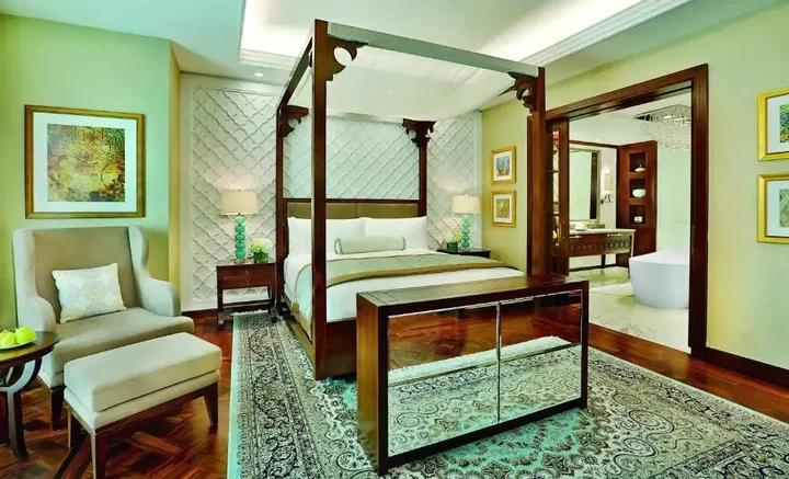 Дубай: Отель The Ritz-Carlton, Dubai
